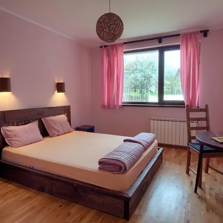 Guest House Villa Bozhenitsa Pensiune 3*